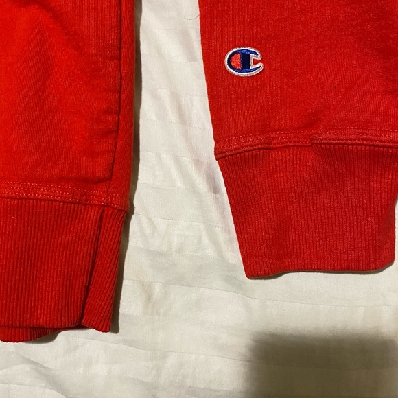 Red champion crewneck large mens - Picture 3 of 3